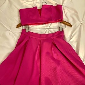 L'atiste By Amy Women's Two Piece Pink skirt and crop top